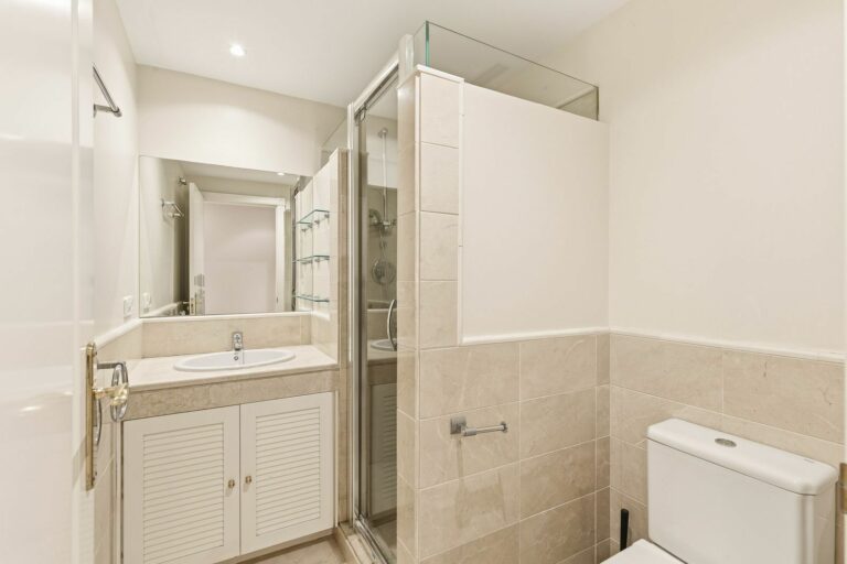 0b037d6aced9135defa9e66584dfb99d - 12