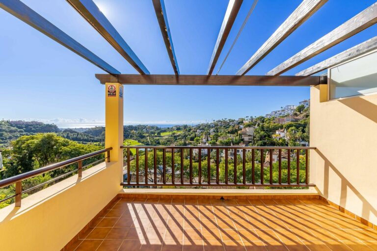 0b037d6aced9135defa9e66584dfb99d - 9