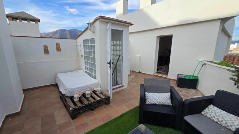 0b498426c25400302704e7c22d60da0a - 13