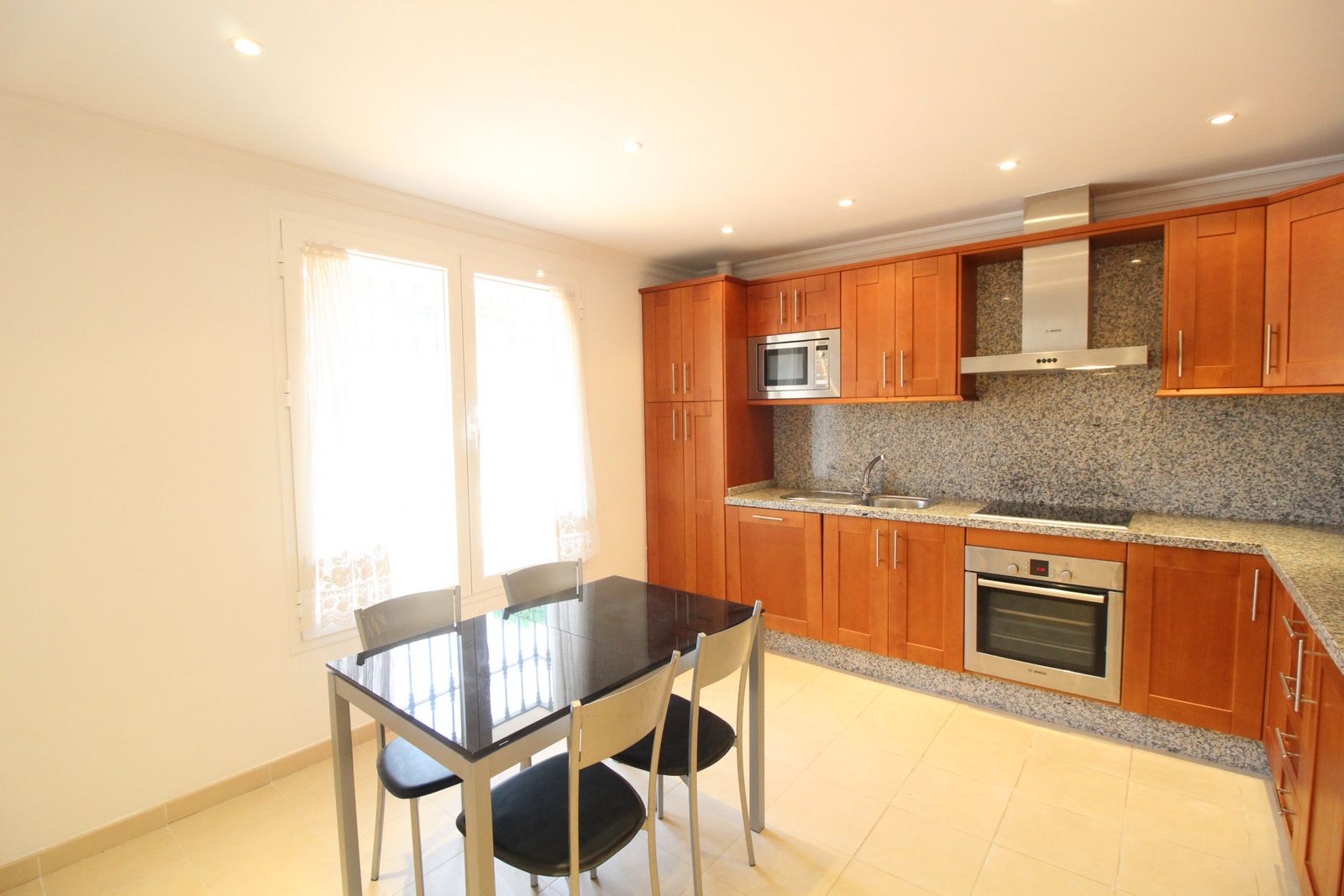 0c6d85edec484ea11dbf42a8fbe2393a - 12