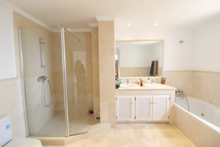 0c6d85edec484ea11dbf42a8fbe2393a - 14