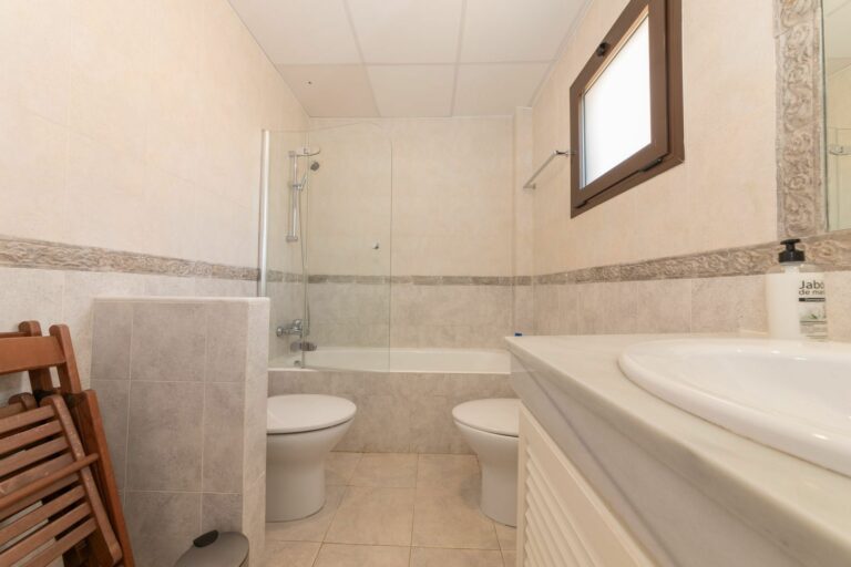 0cdcbdbe4a282db071d21d1e00ebd150 - 14