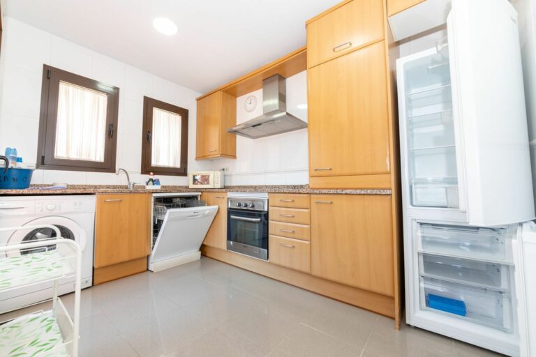 0cdcbdbe4a282db071d21d1e00ebd150 - 7