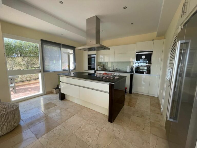 0d07be852c1c9863348ac90759caac37 - 6