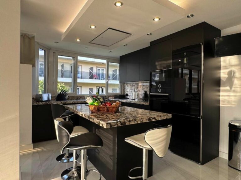 0e335f7de1d94db2a3c5d41ae5a68181 - 14