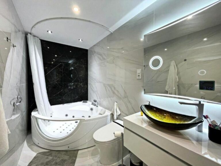 0e335f7de1d94db2a3c5d41ae5a68181 - 4