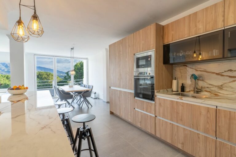 13a6ad0143531e7418c005dcd673d077 - 12