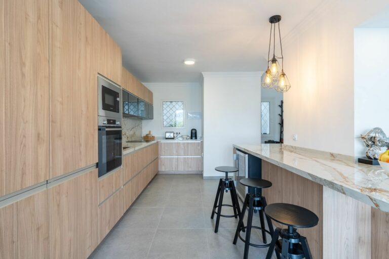 13a6ad0143531e7418c005dcd673d077 - 14