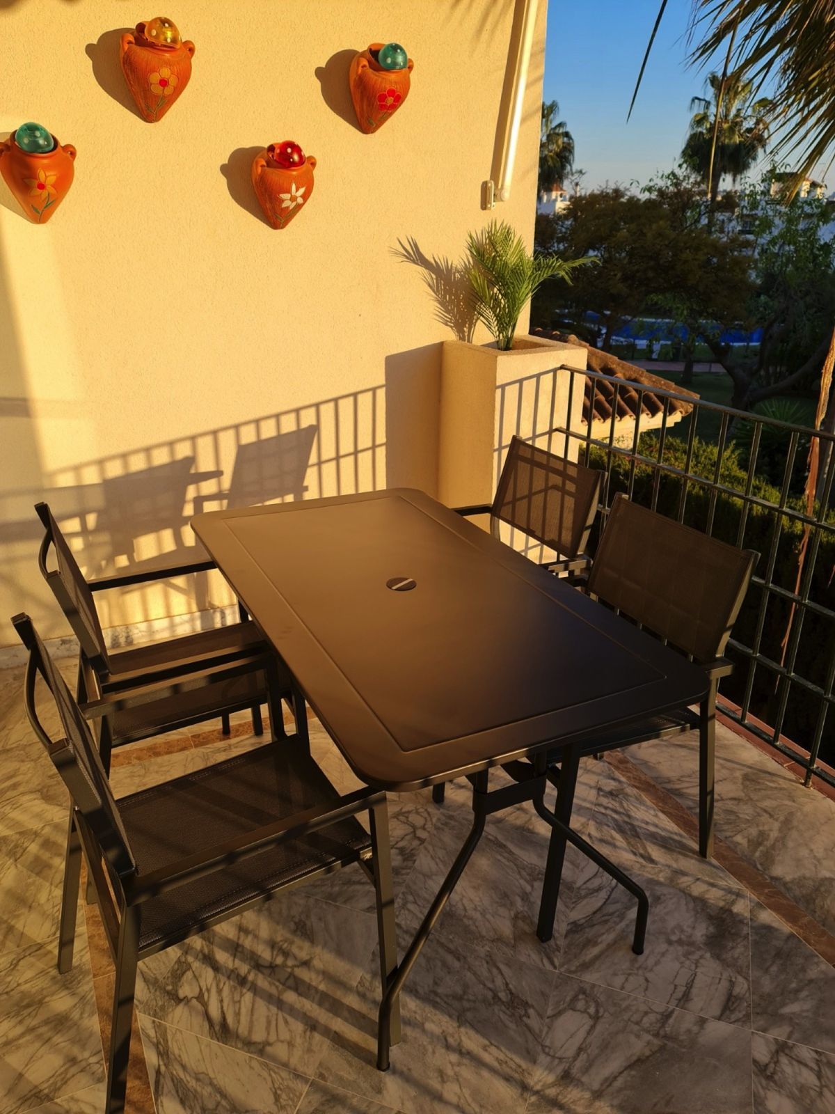 1574fc357d604ff698642115b79ac9a0 - 16