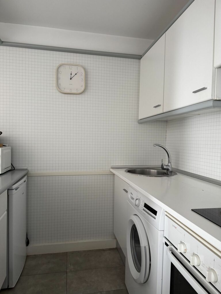 1a3186dd72b3a83040cf0ceeb0762661 - 11