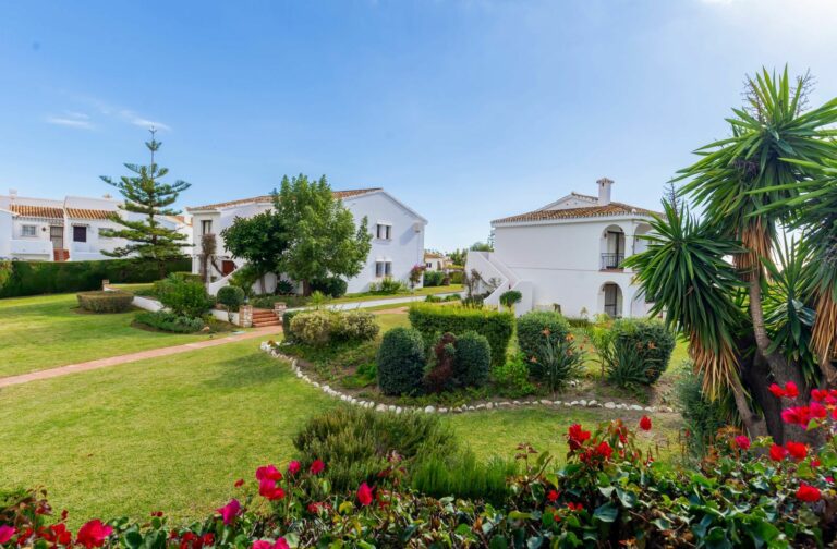 1b3a3a9177a48eee858f31c769e8645c - 15