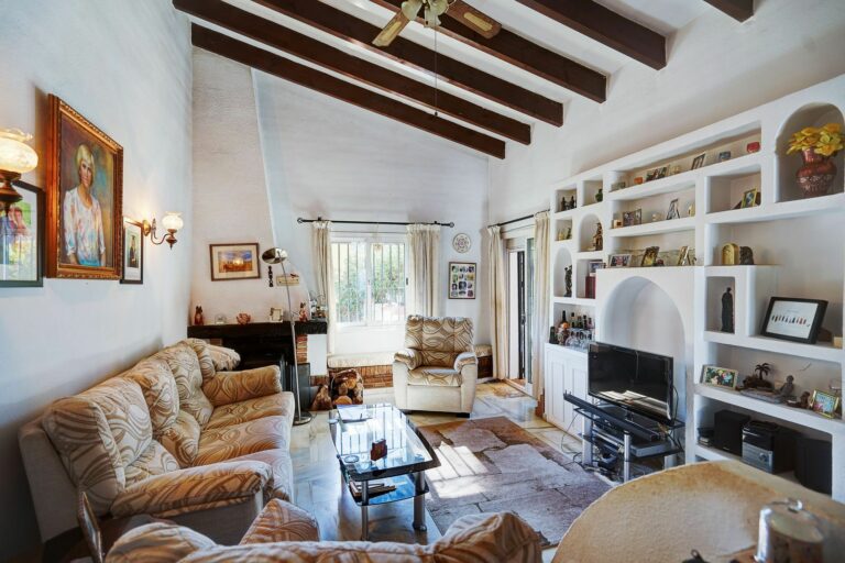 1b9094afcfd8a4c7535a71dd8cc83628 - 4