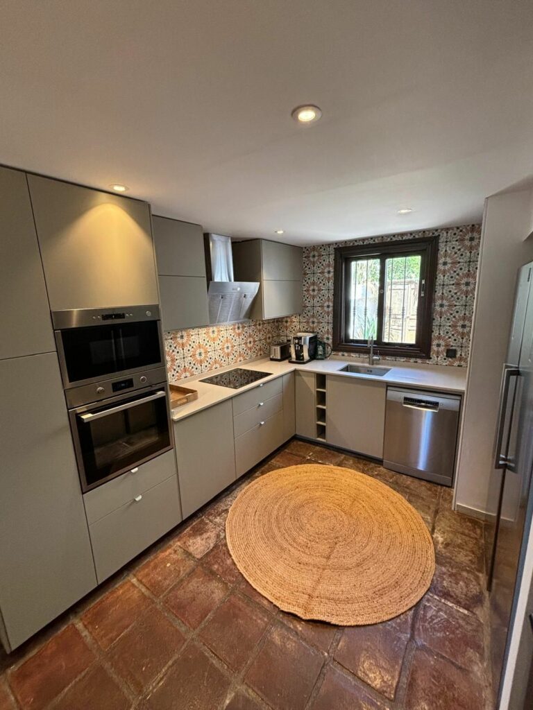 2192ace45091762bd23d17944a133107 - 4