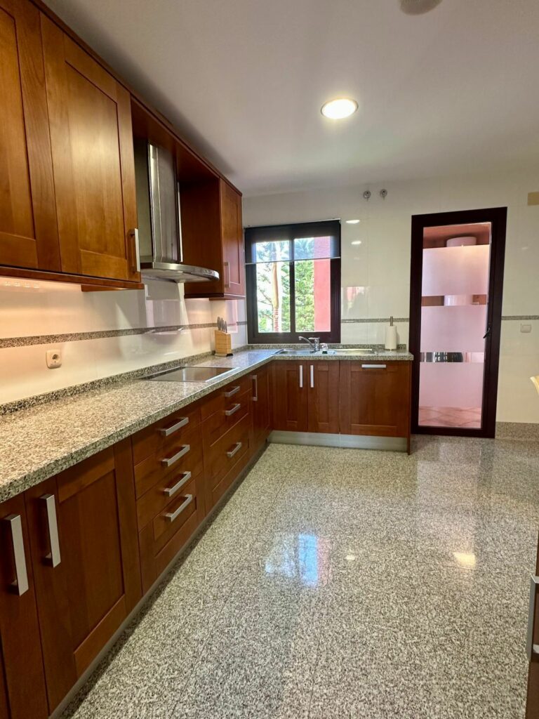 21eb0af12fe82590c4af7323eef258aa - 7