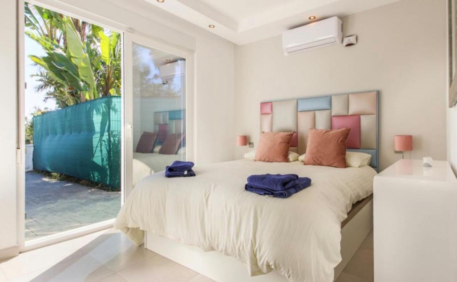 22c2b11e65ddbb7bc976c18607655388 - 12