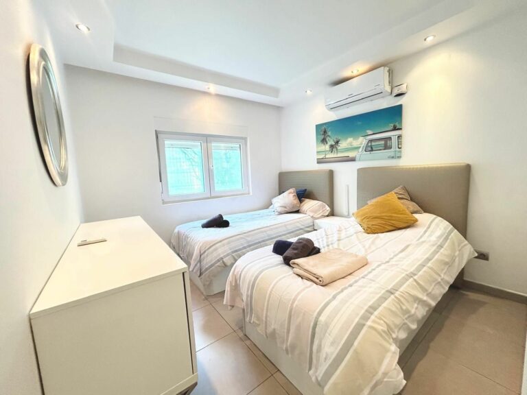 22c2b11e65ddbb7bc976c18607655388 - 15