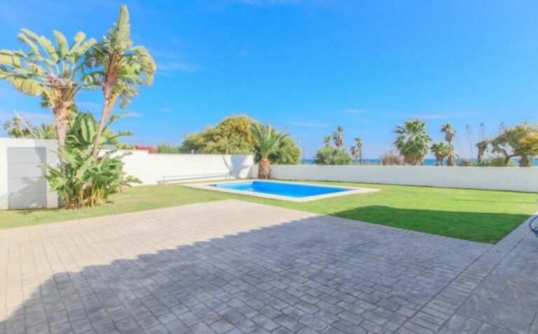 22c2b11e65ddbb7bc976c18607655388 - 16