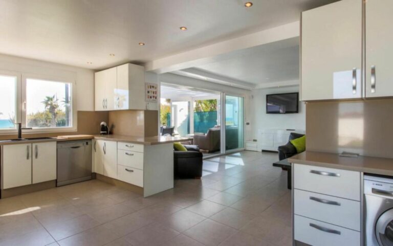 22c2b11e65ddbb7bc976c18607655388 - 7