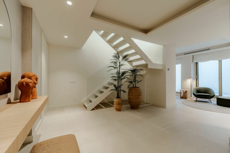 2429b7f3539b6eaaf053e4730bc74162 - 16