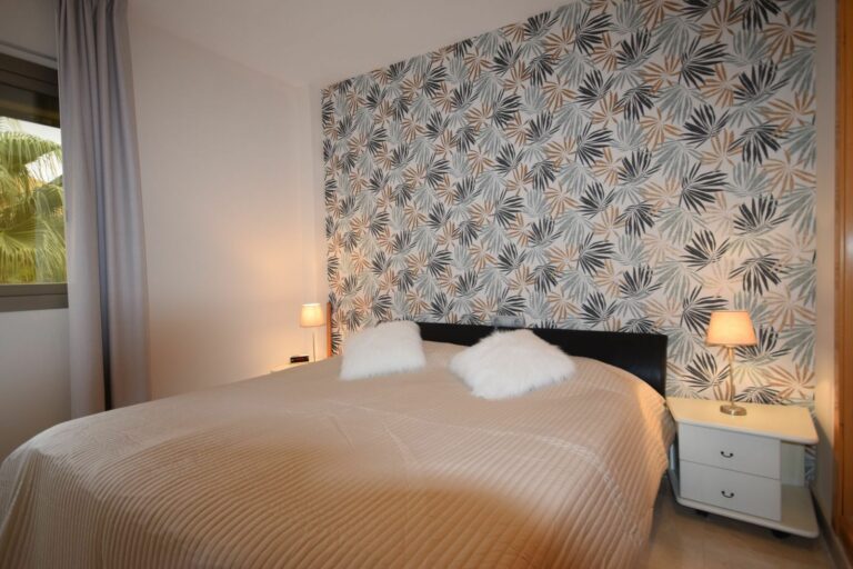 252e1bc20bca8ffb173659a7baefee32 - 14