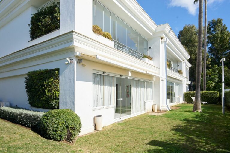 2621a976fc8f40b58a9f8cf17e79c8b2 - 15