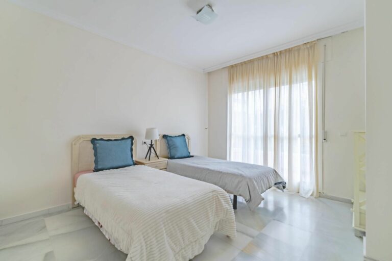 26e94e0aeb2a85d24582470d199e5dd1 - 5