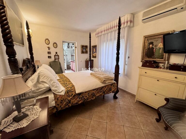 2877b7aad2582c551bc9e80d02ee76f9 - 10