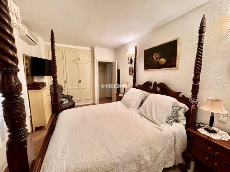 2877b7aad2582c551bc9e80d02ee76f9 - 11