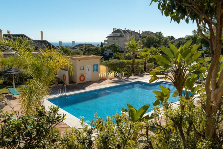 28d78fca51bc10de57eca74b88bf2cd0 - 10