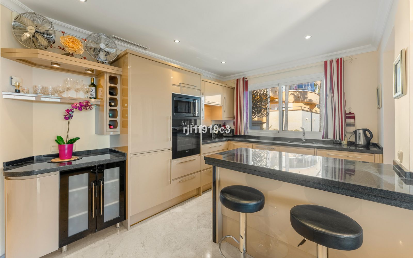 28d78fca51bc10de57eca74b88bf2cd0 - 15