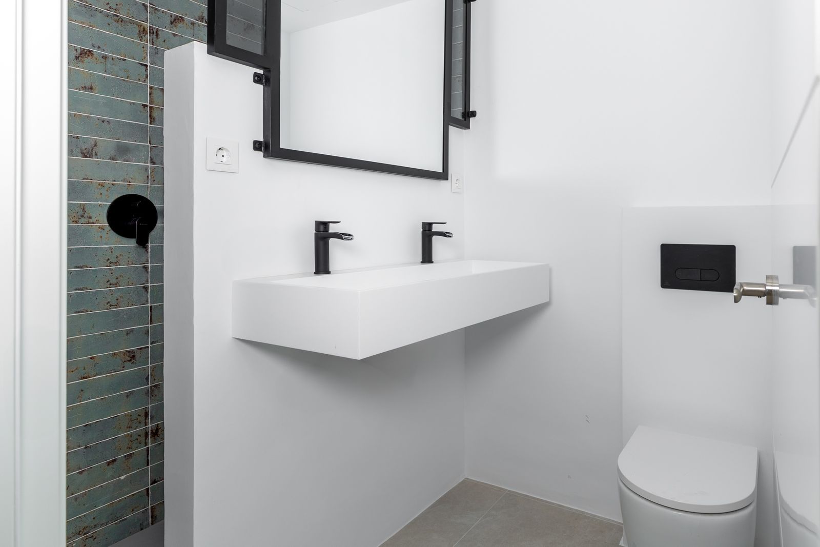 28e78ac2e3cfae7458d8e52eb0862f8f - 15