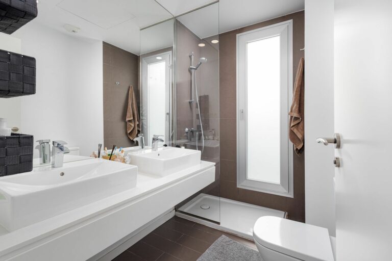 2a1d9b3bc82d0d8ceb7492a5e8b253ce - 16