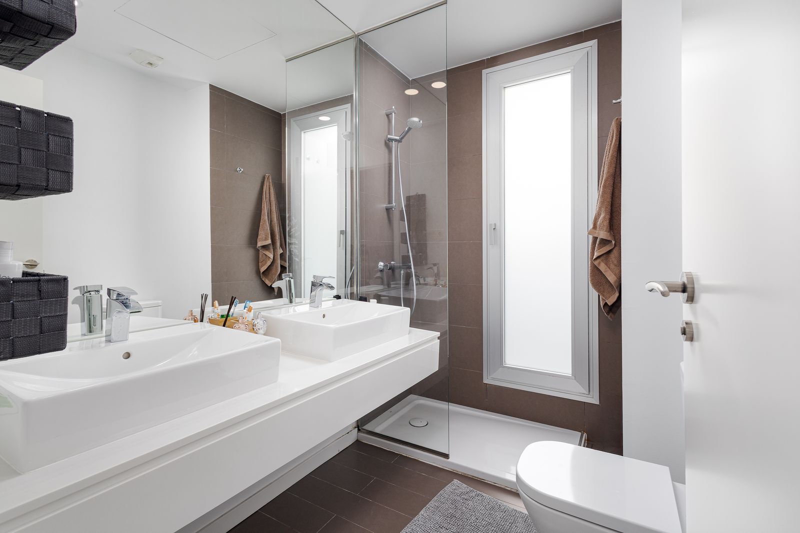 2a1d9b3bc82d0d8ceb7492a5e8b253ce - 16