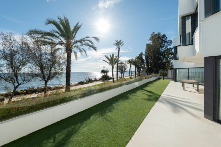 322eedc62d364ff5a6ec9f0c6c3c98cf - 16