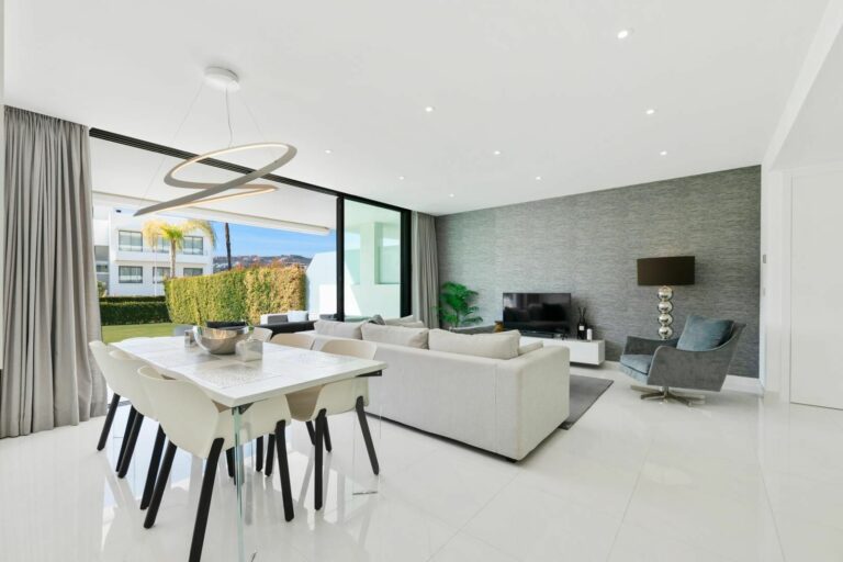 33527f08d8eb63b58bf7b1823c330f41 - 8