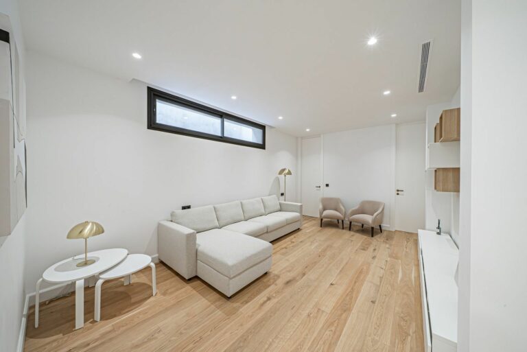 3446728e2137e177ad0be03d8c6013e4 - 16