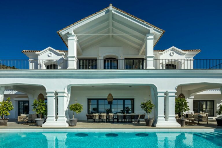 35ad78476ba35c5c7198f3bff56ca27a - 12