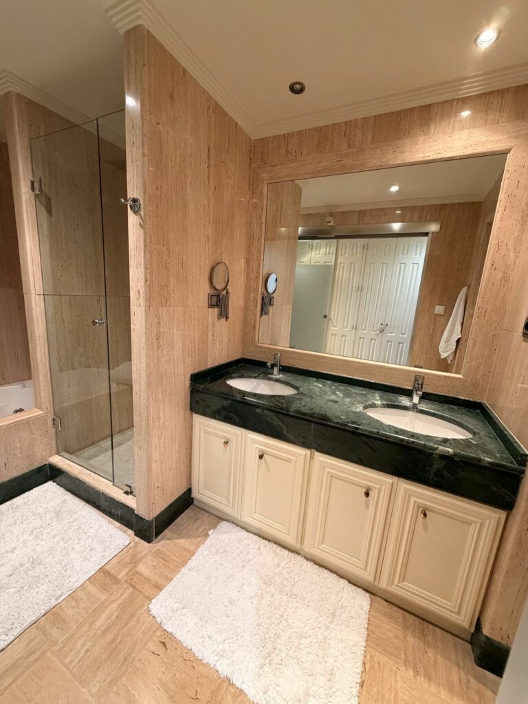 389408b4a25b29e3e989760f6ced8012 - 13