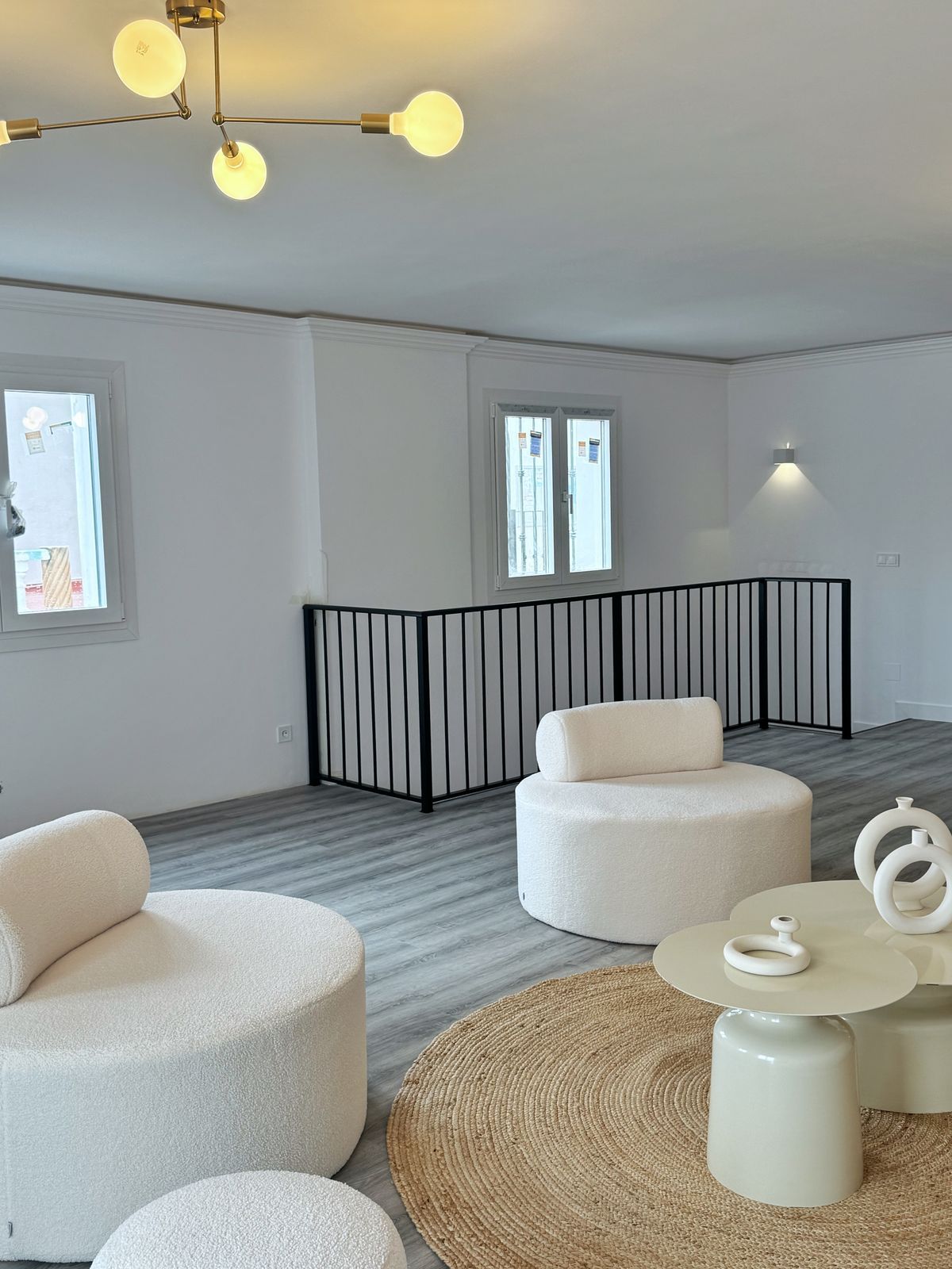 39f9328f5068856148c6300b8577b9cf - 11