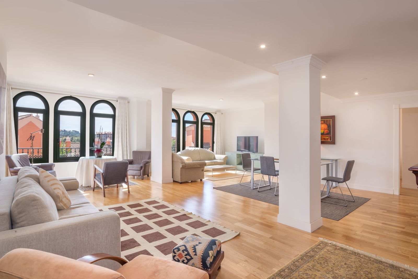 3b4d87367a30b02a31548e06553fc49c - 2