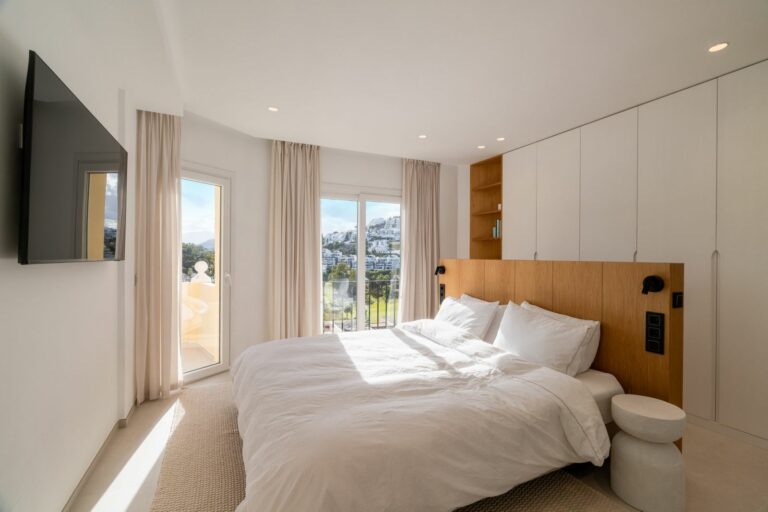 3e60dd109dcd03463c7f2cf7248ddabb - 12