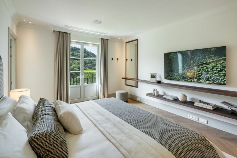 3ef718d8a74249a251bd9c6c1de10943 - 8