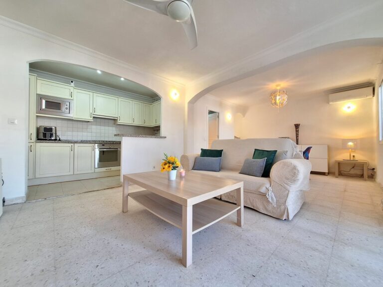 4058383849156d3d71eb8c33bf3afd68 - 12