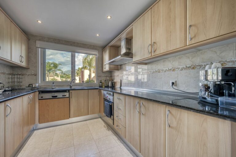 40dae7d6550464b68233cf8500cb89cb - 10