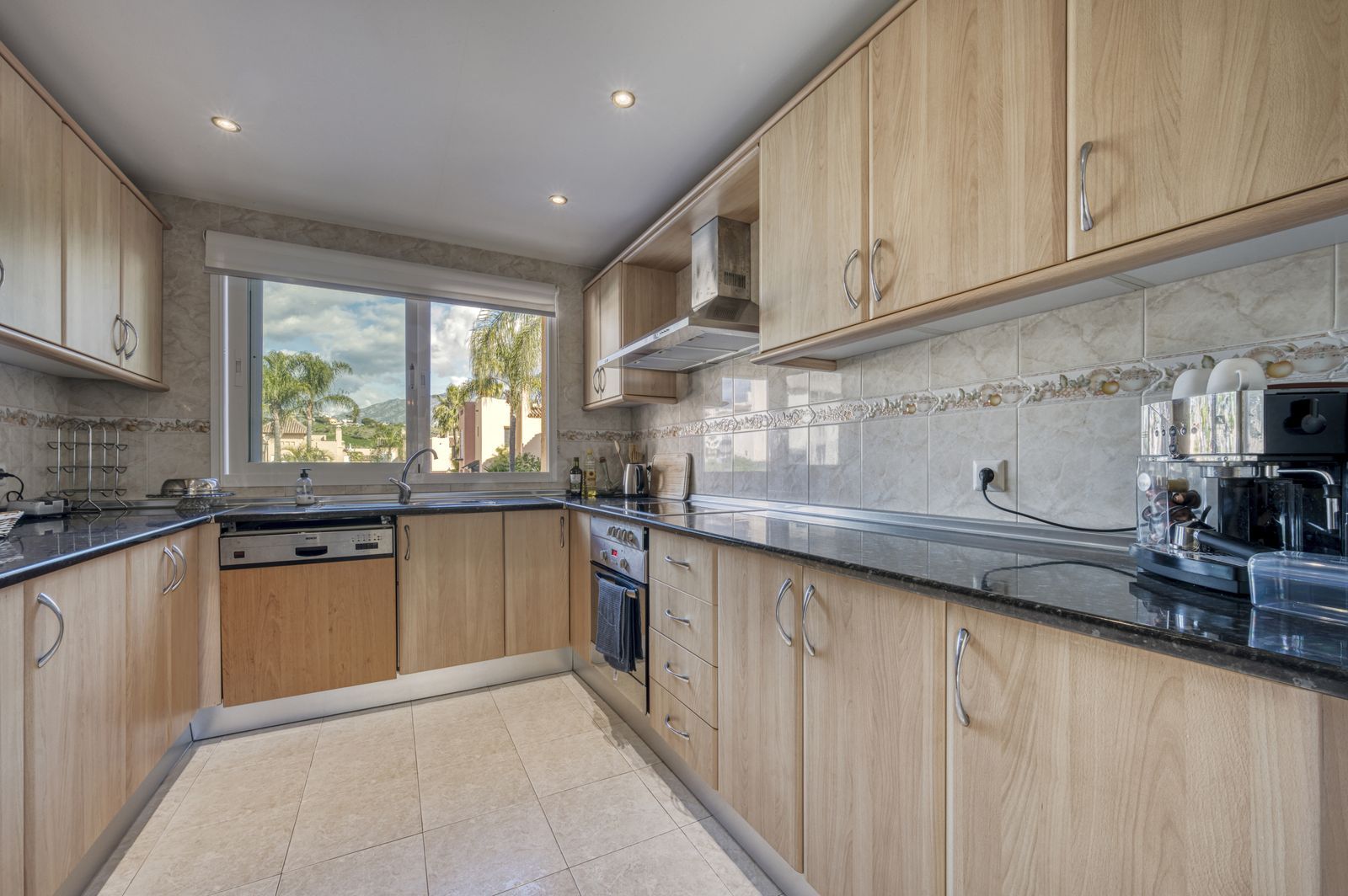 40dae7d6550464b68233cf8500cb89cb - 10