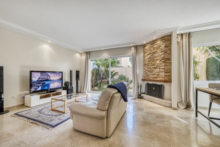 40dae7d6550464b68233cf8500cb89cb - 4