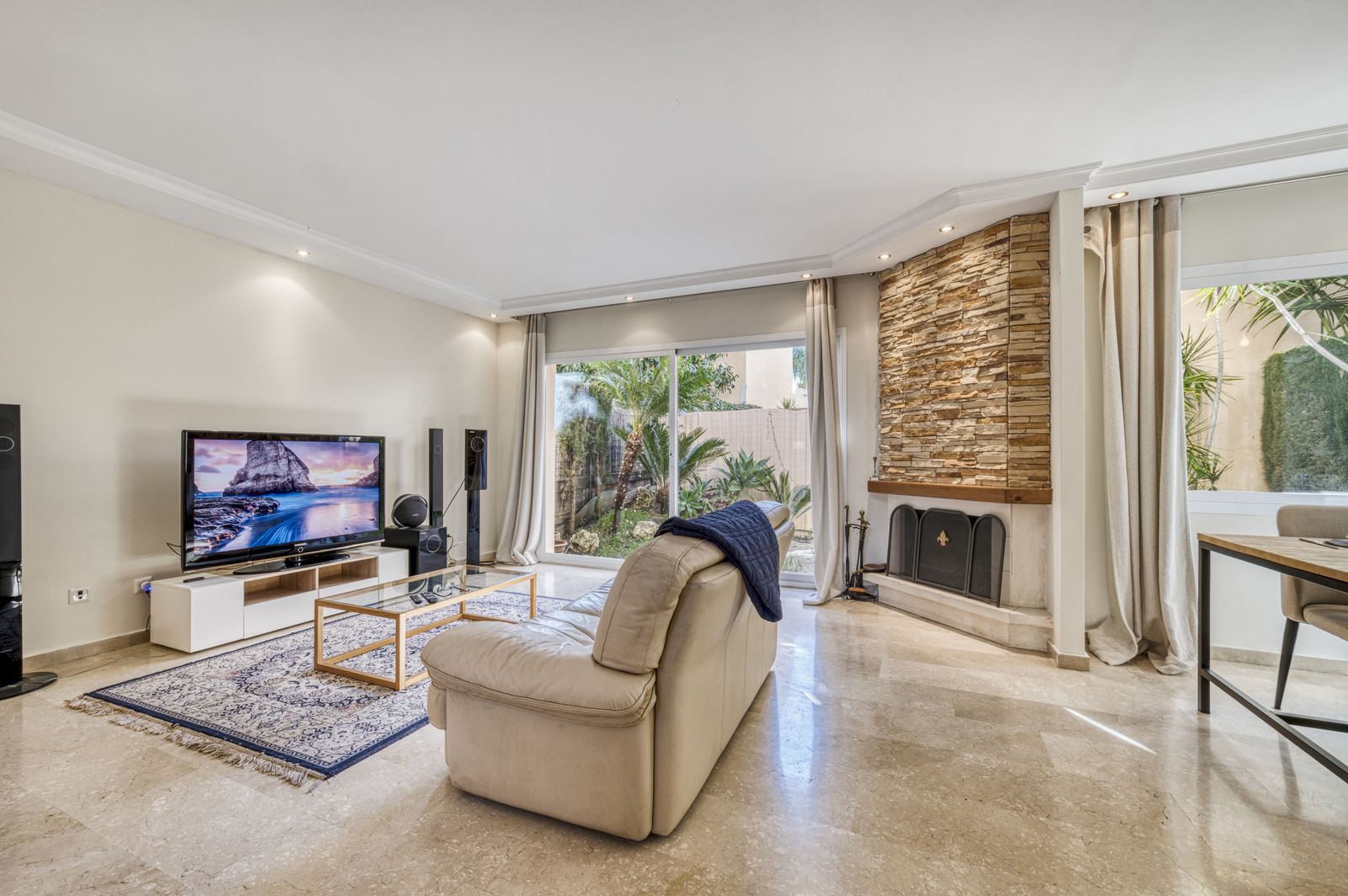 40dae7d6550464b68233cf8500cb89cb - 4