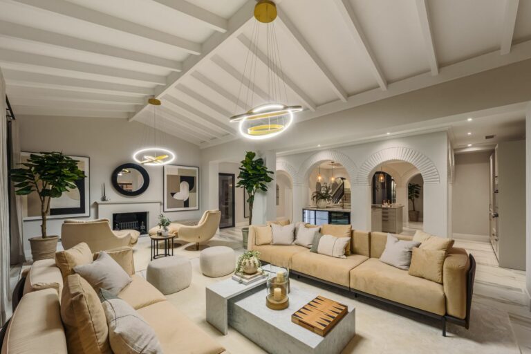 428030f35b7c554e8fdb841a6988fa17 - 10