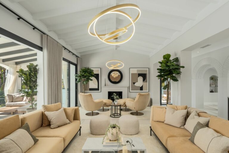 428030f35b7c554e8fdb841a6988fa17 - 11