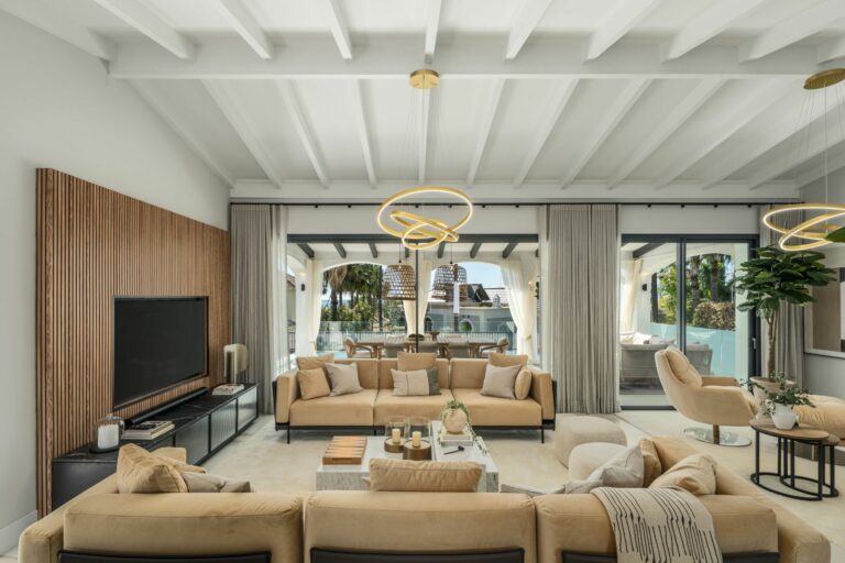 428030f35b7c554e8fdb841a6988fa17 - 3